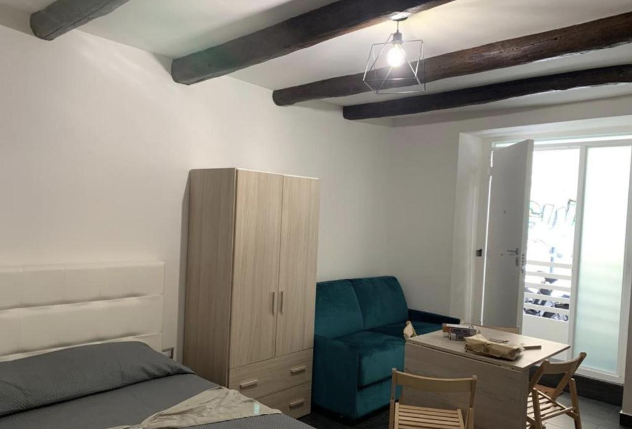 Viky House Chiaia Apartment เนเปิลส์ ภายนอก รูปภาพ