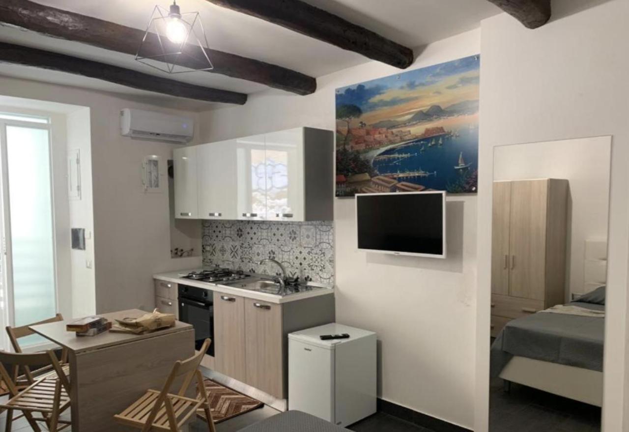 Viky House Chiaia Apartment เนเปิลส์ ภายนอก รูปภาพ